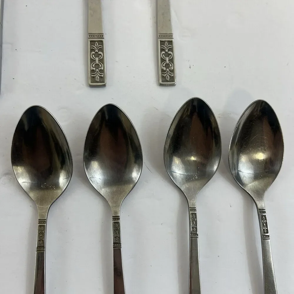 Customcraft CUS3 Fleur De Lis Stainless Flatware Set Lot 18 Forks Spoons Knives